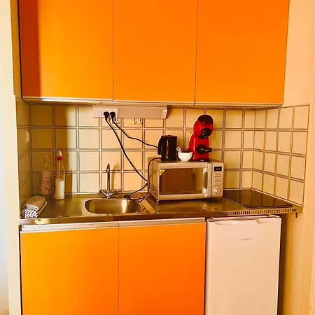 Apartamento Avec Terrasse, Clim & 5 Minutes A La A Pied